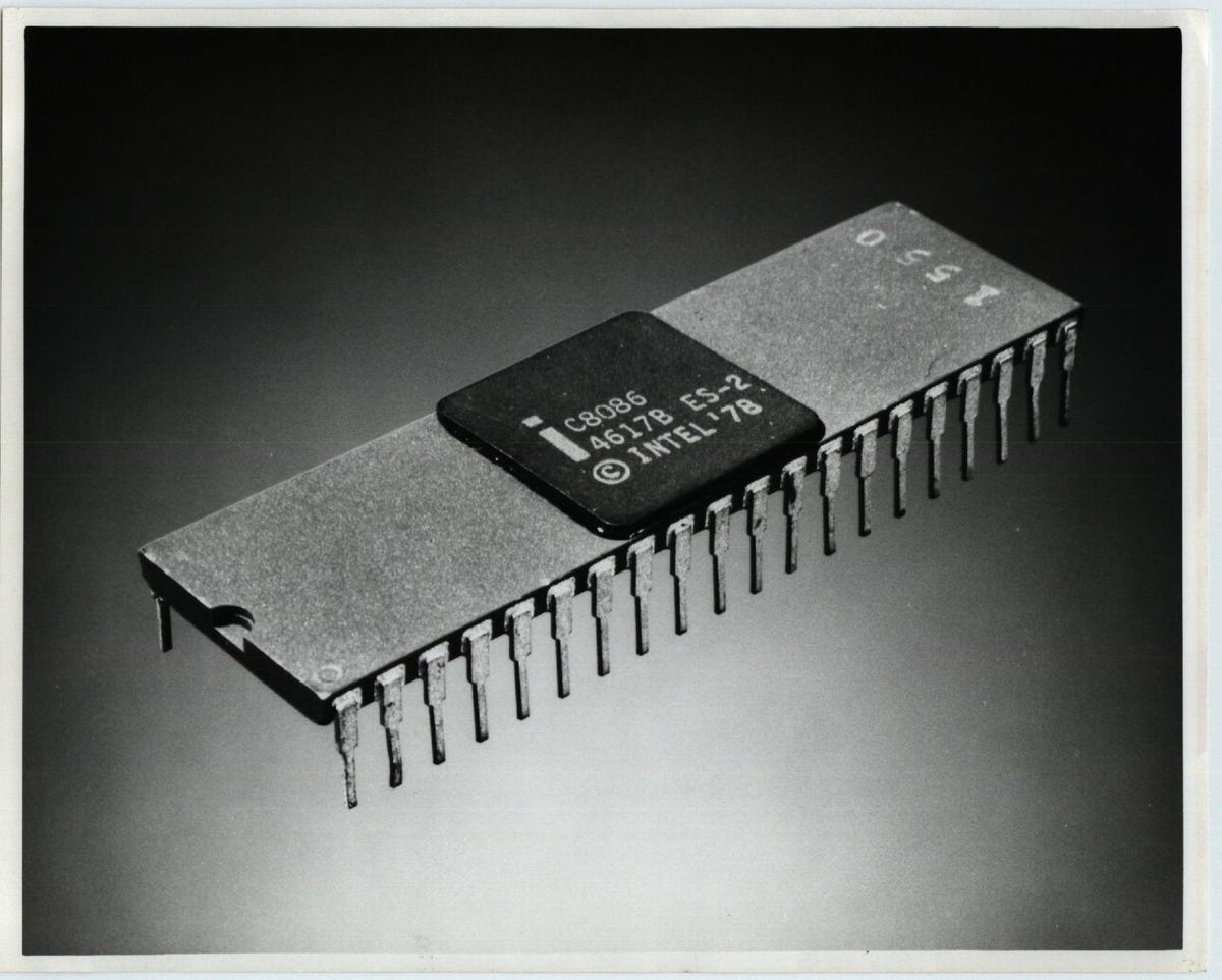 A historical photo of the Intel 8086 processor's package, with 40 electrical connections for power and data that gave the chip a caterpillar look