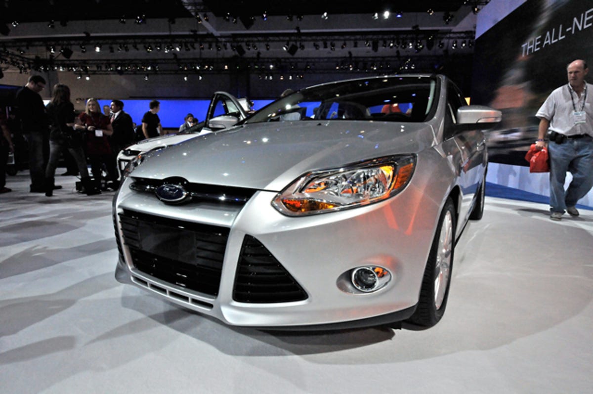 Ford_Focus_SEL_front_3-4.jpg