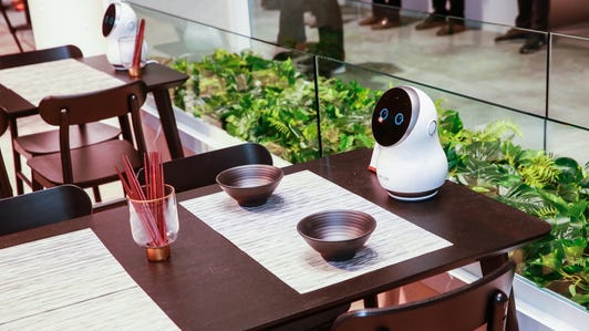 LG demos CLOi's Table: a robot-manned restaurant experience at CES 2020