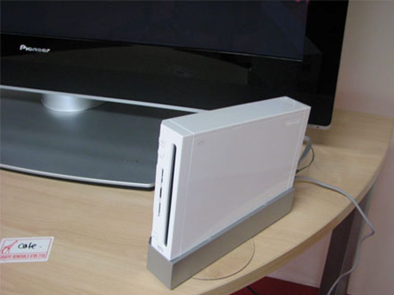 Photos: Nintendo Wii MotionPlus tested - CNET