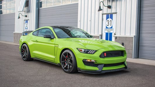 2020-ford-mustang-shelby-gt350r-1