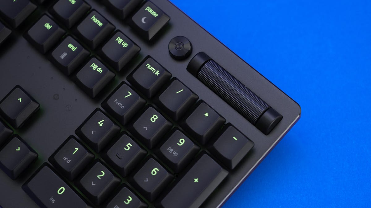 Razer DeathStalker V2 Pro's programmable rollerbar and media button in the upper right above the numeric keyboard