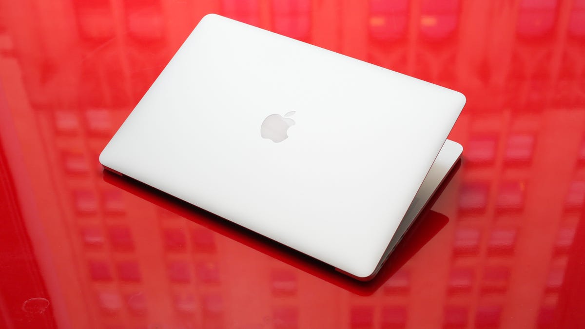 apple-macbook-pro-with-retina-display-15-inch-july-2014-product-photos04.jpg