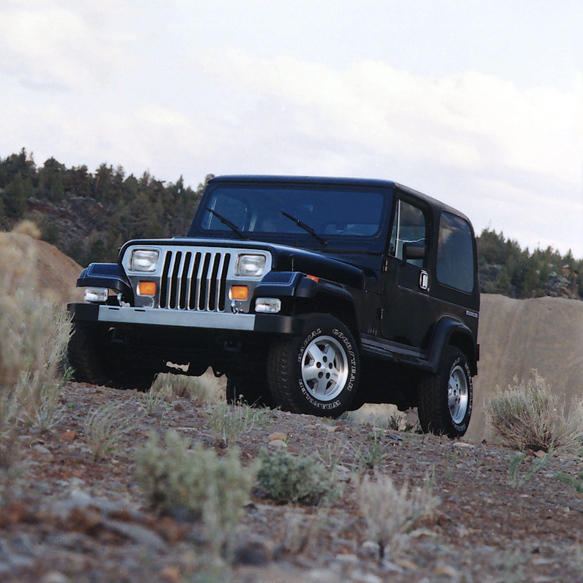 1990-jeep-wrangler-laredo