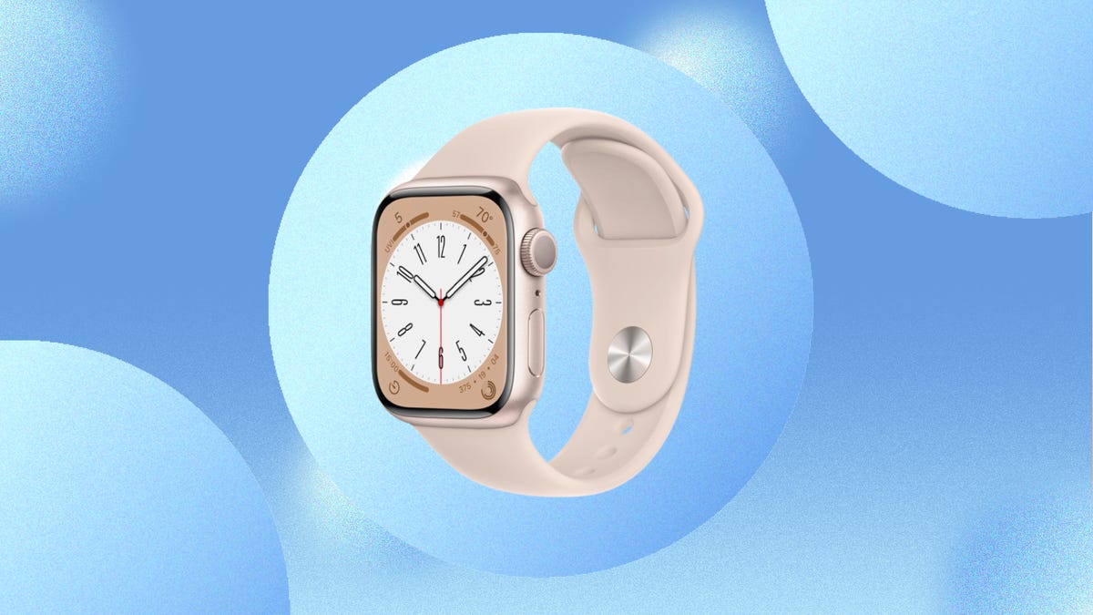 Apple Watch Series 8 in starlight color