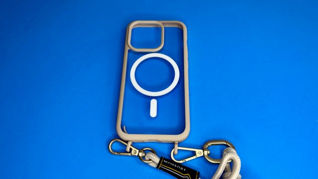 switcheasy-roam-m-strap-iphone-15
