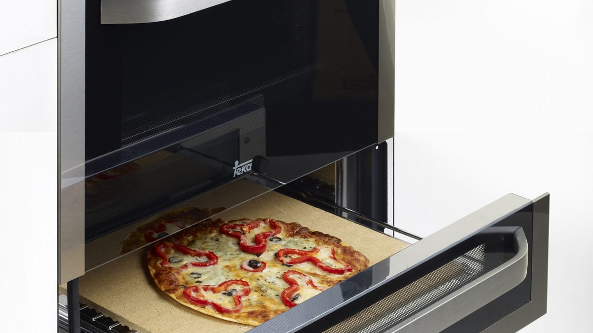 The Teka HL 45.15 wall oven delivers.