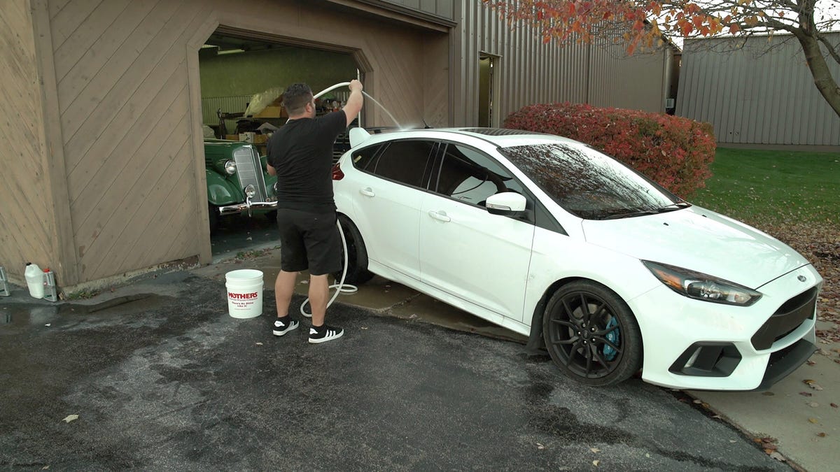Mothers CMX Ceramic car wash on a white Ford Focus