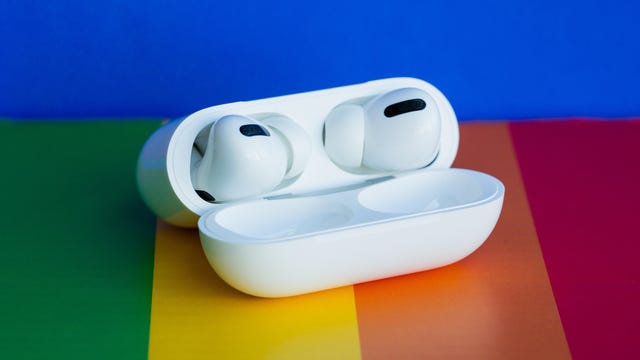 apple-airpods-pro-1