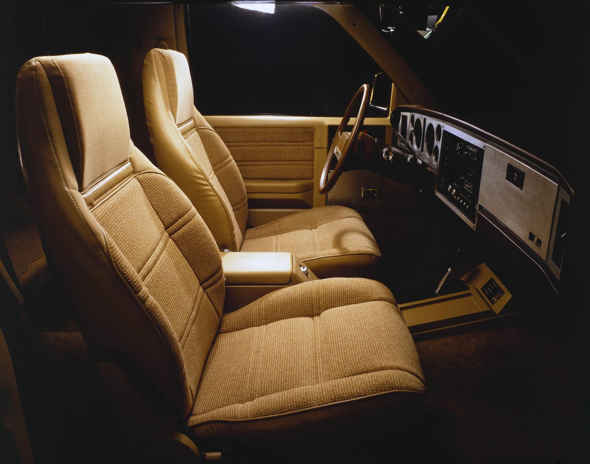 1983-chevrolet-s-10-blazer-interior-3