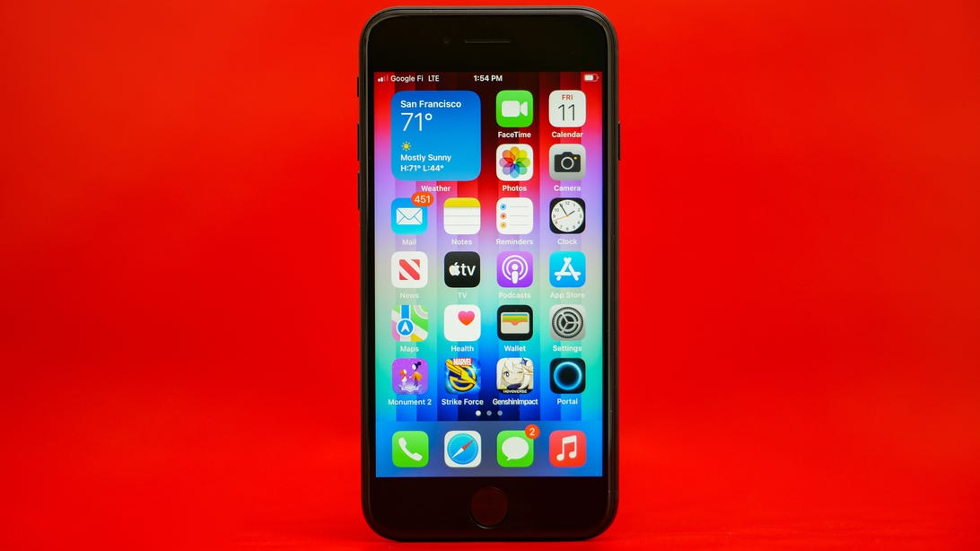 iPhone SE (2022) Review: Old-School Looks with Cutting-Edge Power     – CNET