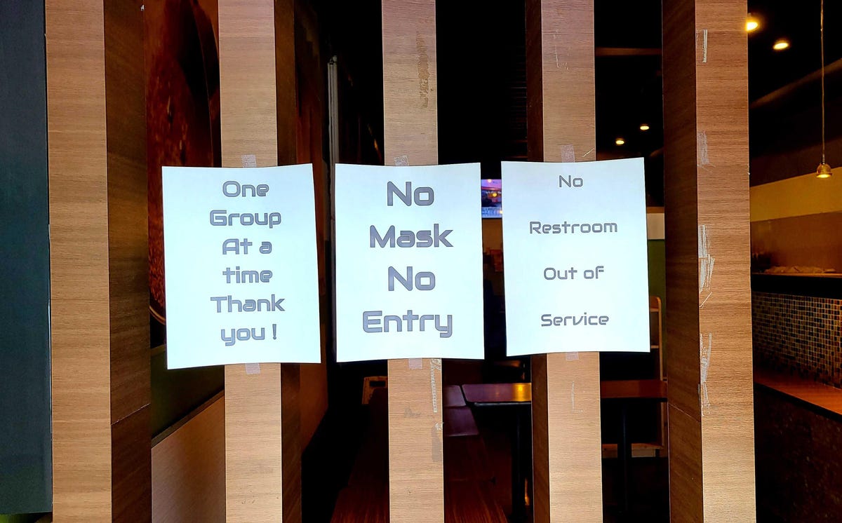 coronavirus-face-mask-sign-store-reopen
