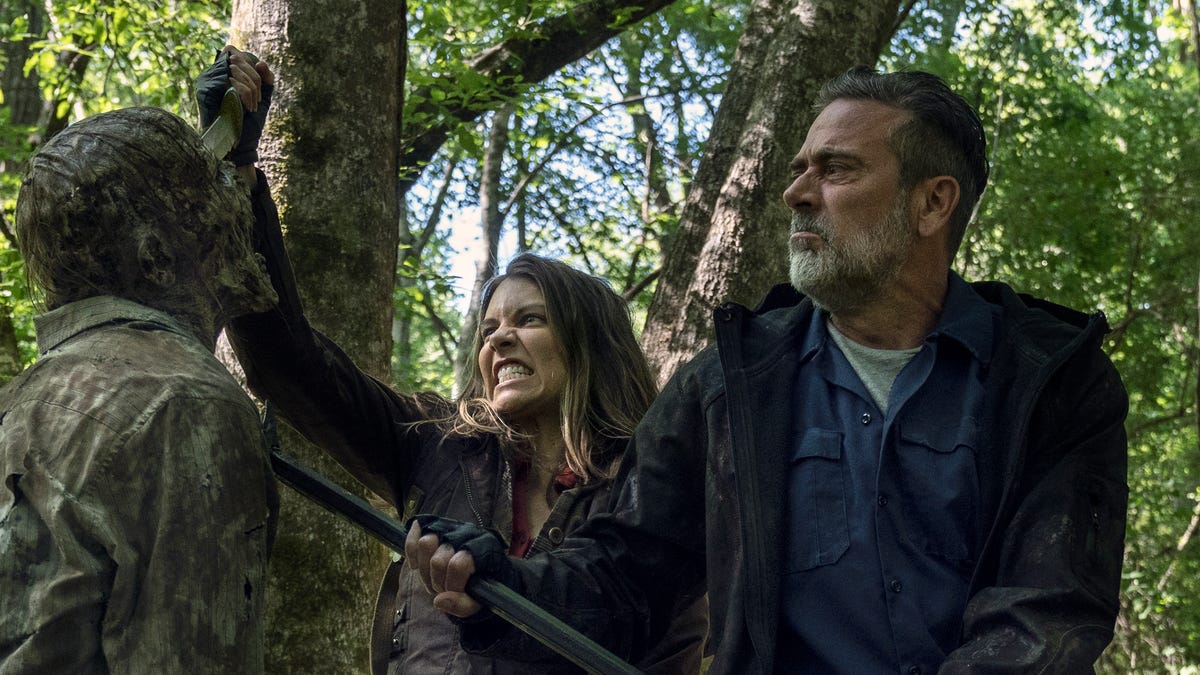 Walking Dead' Spinoff Sees Maggie and Negan Take Manhattan in 'Isle of the  Dead' - CNET
