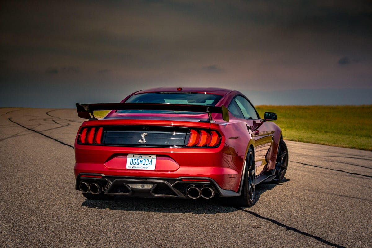 2020-ford-mustang-shelby-gt500-75