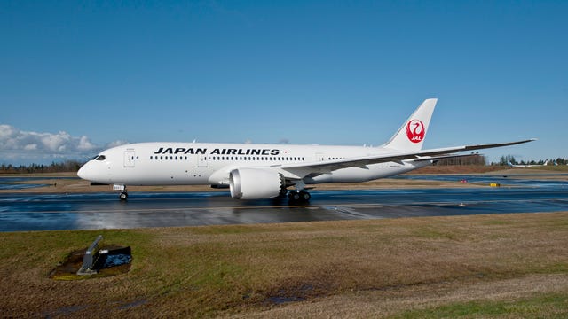 Boeing_787_JAL.jpg