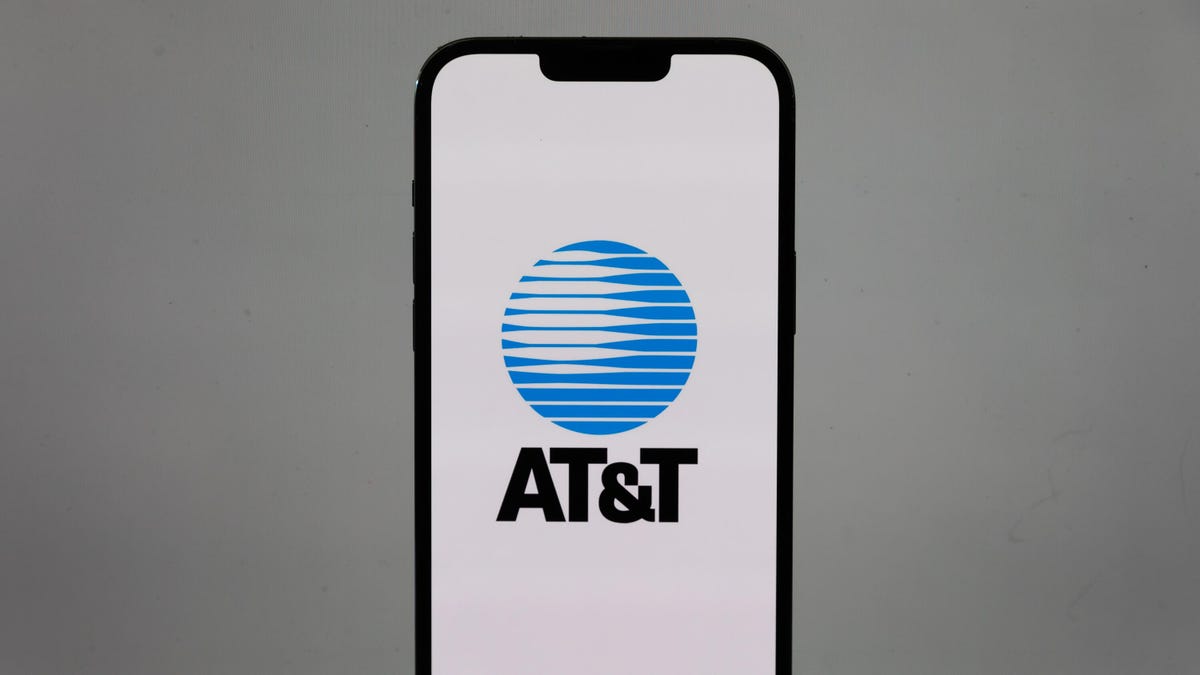 AT&T-logotyp på en mobiltelefon