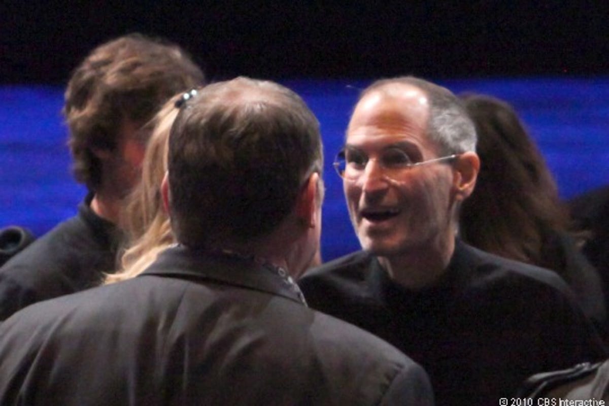 Steve_Jobs_in_crowd.jpg