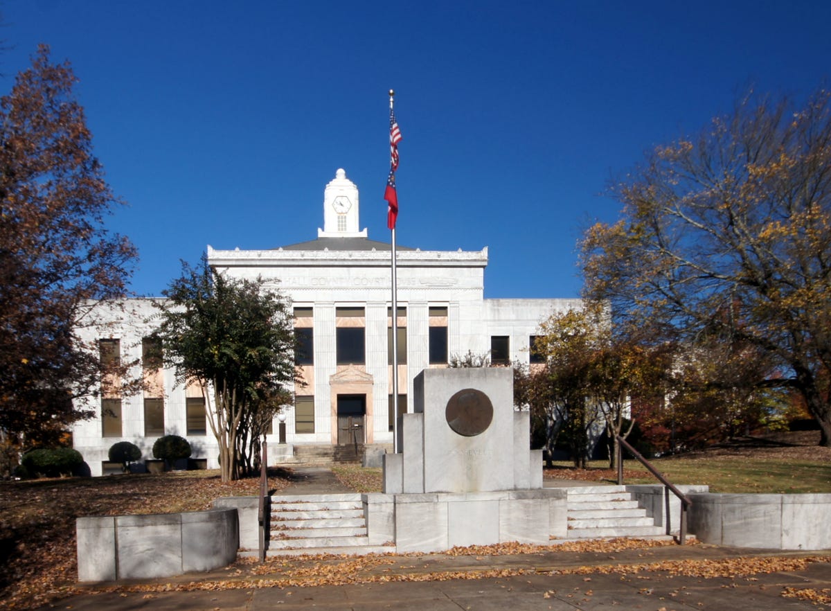 Image of the Hall County courthouse in Gainesville, Georgia.