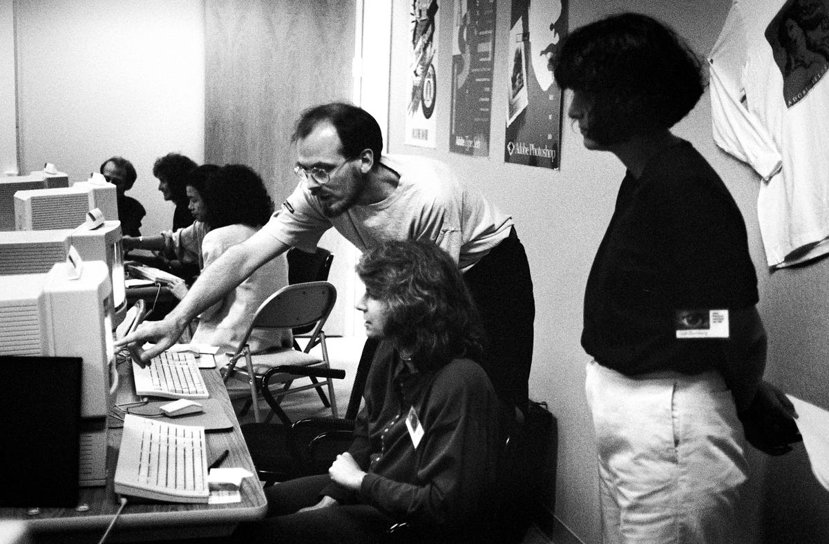 russell-brown-adobe-creative-director-and-attendees-of-adobes-1990-photoshop-invitational-1990.jpg