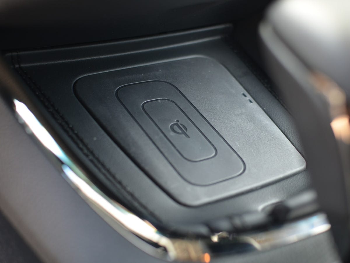 An optional Qi wireless phone charger in the 2014 Toyota Avalon Limited.