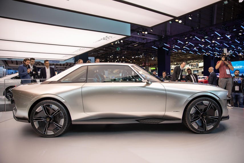 Peugeot E-Legend Concept takes us back to the future