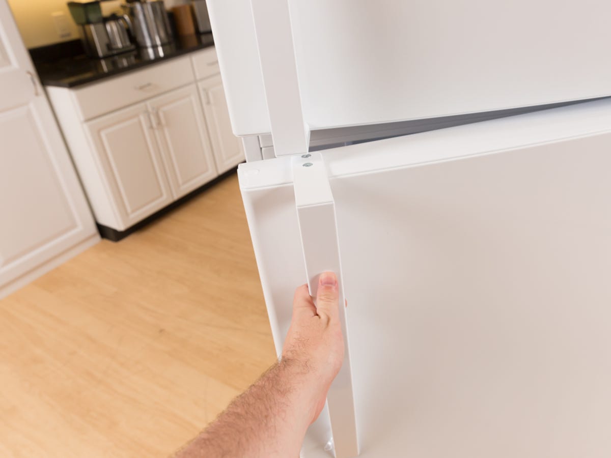 kenmore-79432-top-freezer-refrigerator-product-photos-3.jpg