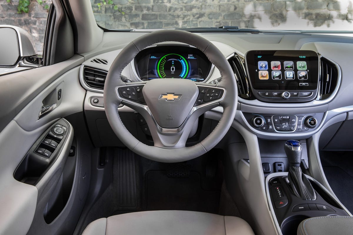 2018 Chevy Volt interior