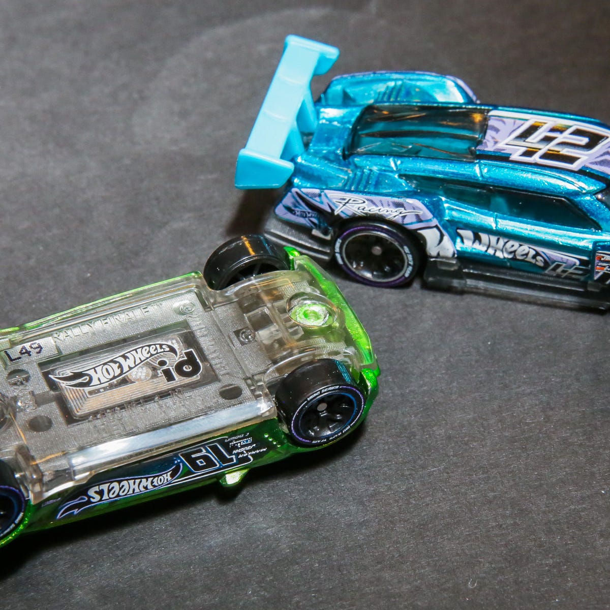 Hot Wheels ID leaps into new playsets, lowers price - CNET
