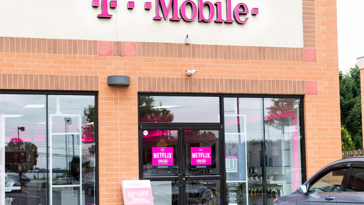 T-Mobile store in North Brunswick Township, New Jersey