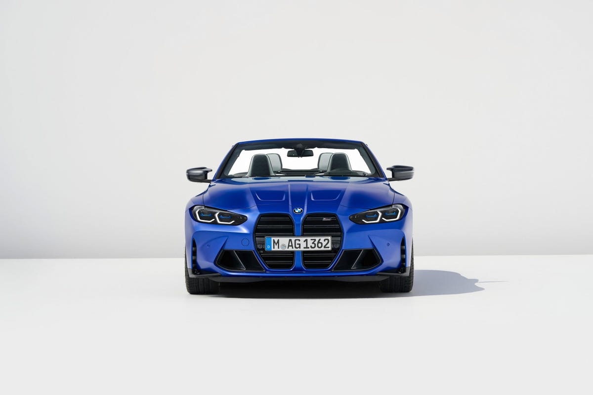 2022-bmw-m4-competition-convertible-002