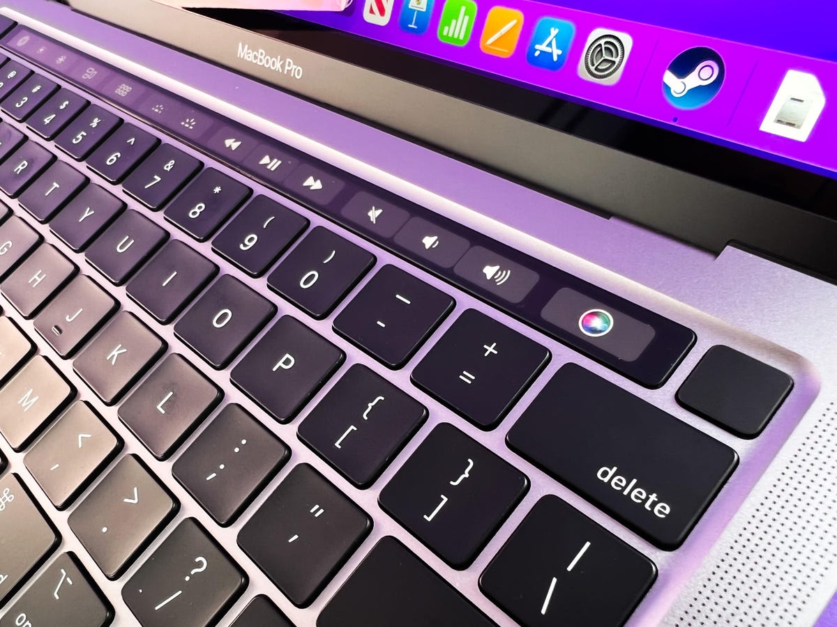 O laptop Apple MacBook Pro M2 de 13 polegadas 2022