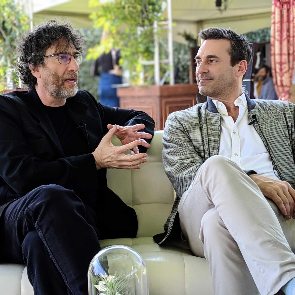 Neil Gaiman: Making Good Omens was Terry Pratchett's last request - CNET