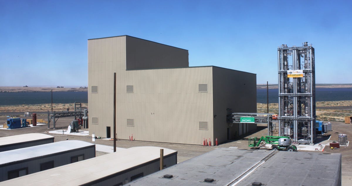 ZeaChem's demonstration facility in Oregon this fall will turn woody biomass into ethanol and other chemicals.