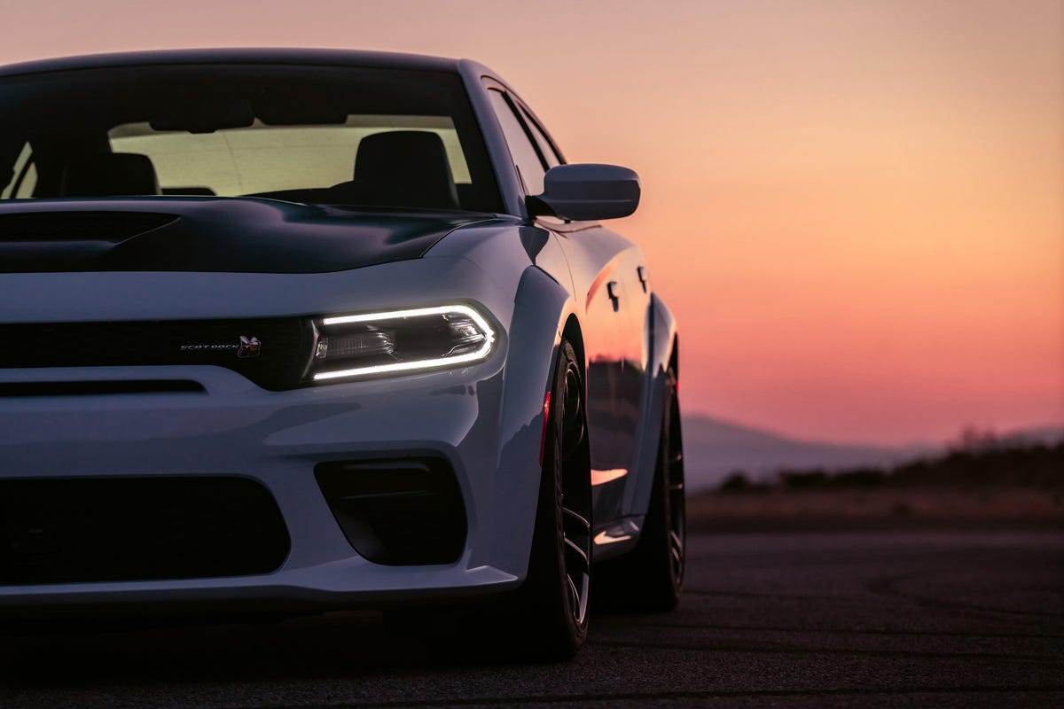 2020-dodge-charger-scat-pack-widebody-38