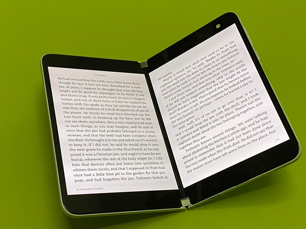 microsoft-surface-duo-reading