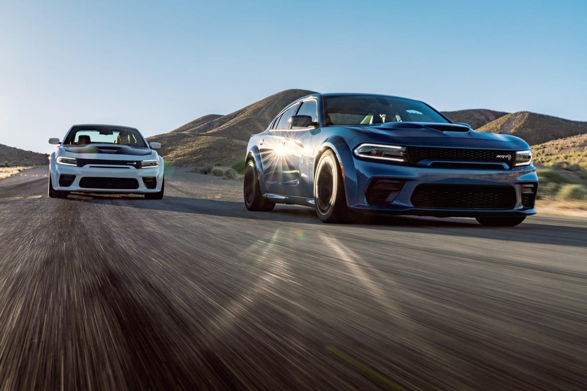 2020-dodge-charger-scat-pack-and-hellcat-widebody-4