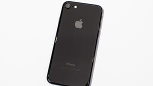 090716-apple-iphone-7-jet-black-6993.jpg
