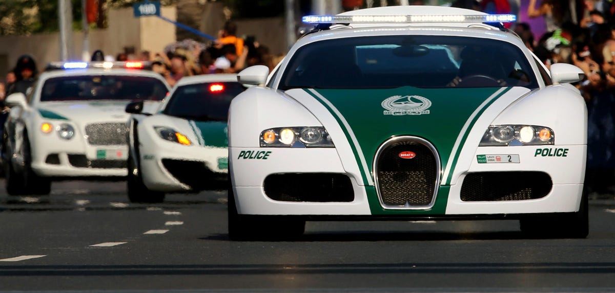 UAE-DUBAI-POLICE-CARS-BUGATTI