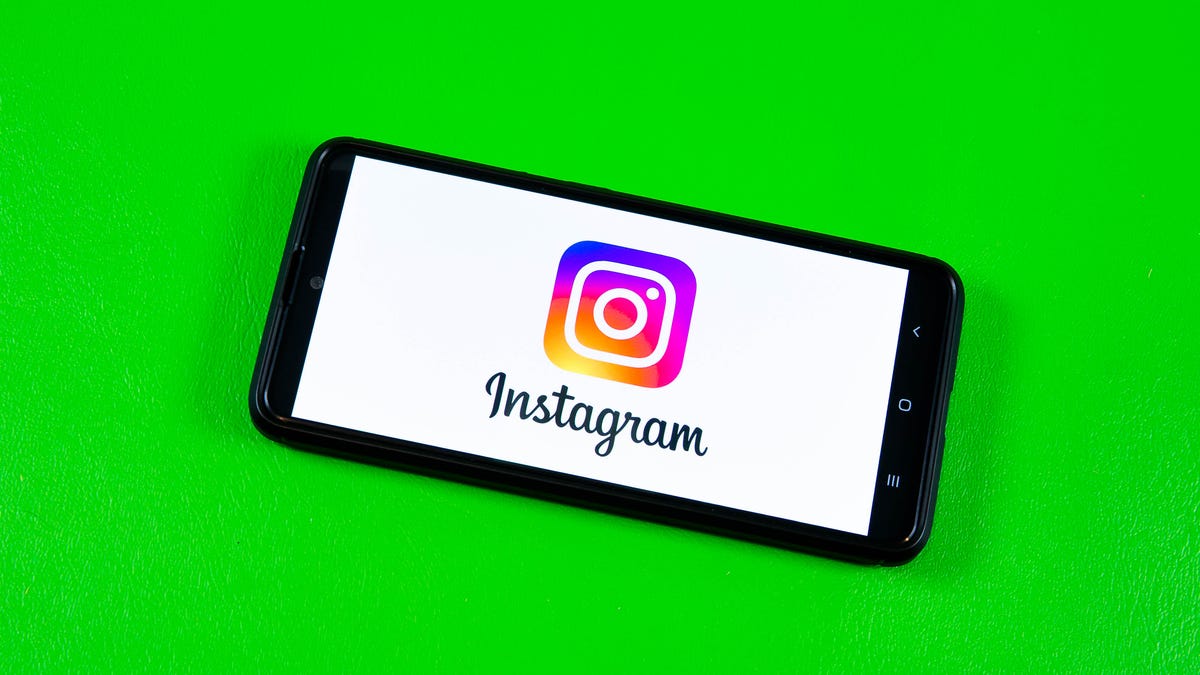 Instagram Down for Thousands Around the World     – CNET