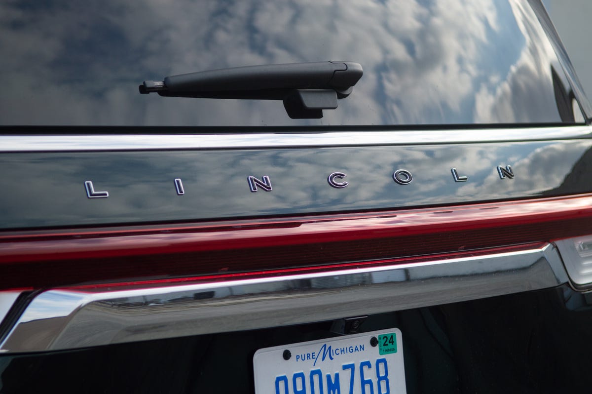 2022 Lincoln Navigator detail of rear badge