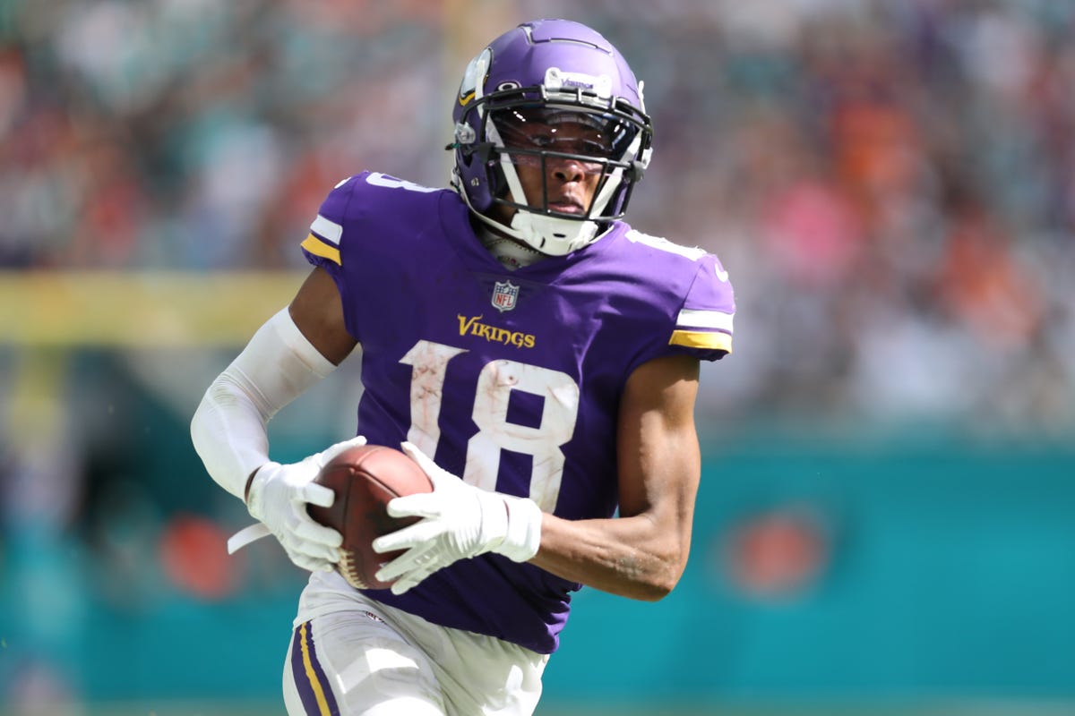 Vikings vs. Commanders Livestream: How to Watch NFL Week 9 Online Today
                        Want to watch the Minnesota Vikings take on the Washington Commanders? Here's everything you need to stream Sunday's 1 p.m. ET game on Fox.