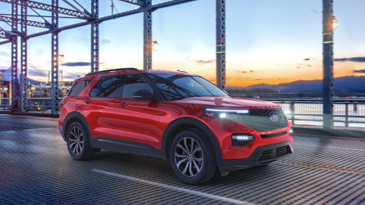 2021 Ford Explorer Enthusiast ST - front three-quarter view