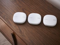 <p>The new SmartThings hub is smaller and portable, with no direct ethernet connection needed.&nbsp;</p>