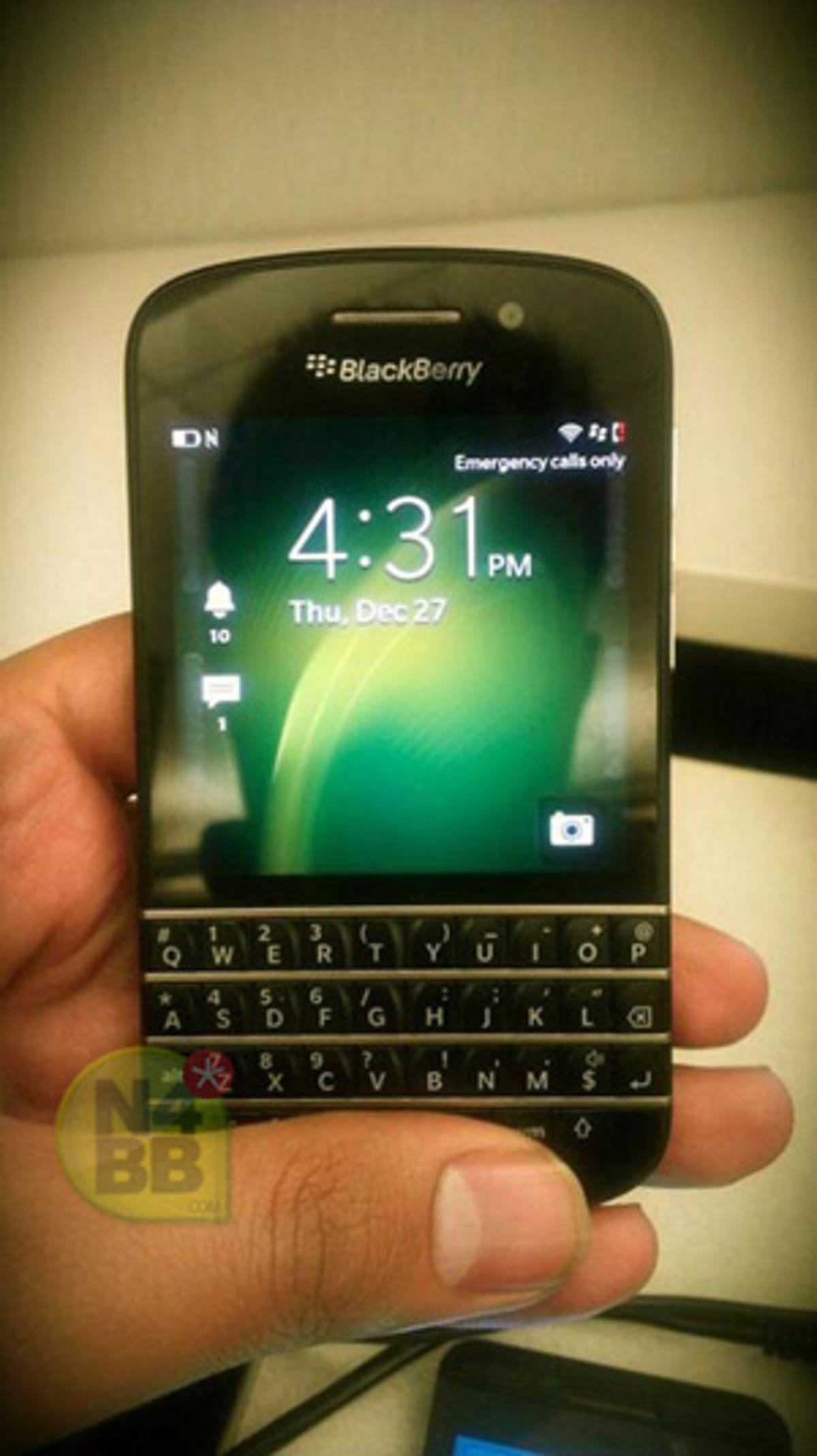 BlackBerry X10 gets shown off in leaked pictures - CNET