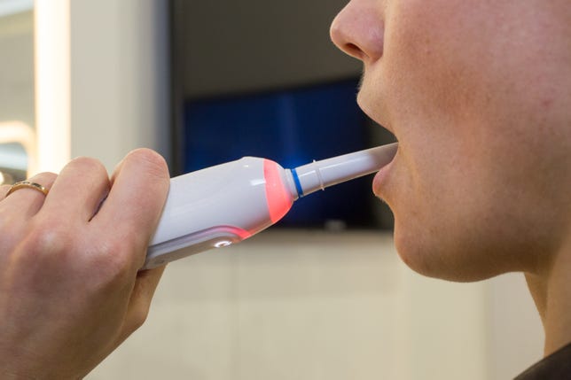 oral-b-smart-toothbrush-genius-9000-5.jpg