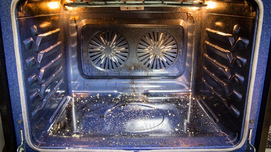 how-to-clean-your-oven-1