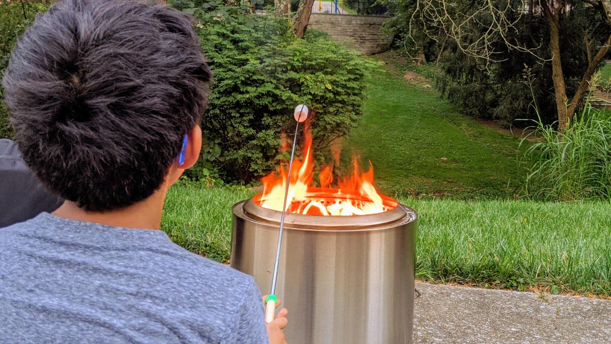 solo-stove-yukon-marshmallows