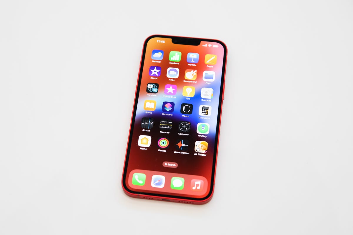 iPhone 14 and 14 Plus Hands-On: Everything New to Know
                        Apple adds several new features to its 2022 iPhone lineup without raising the prices.