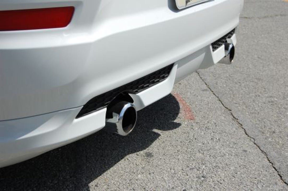 Volvo_C30_ext_pipes.jpg