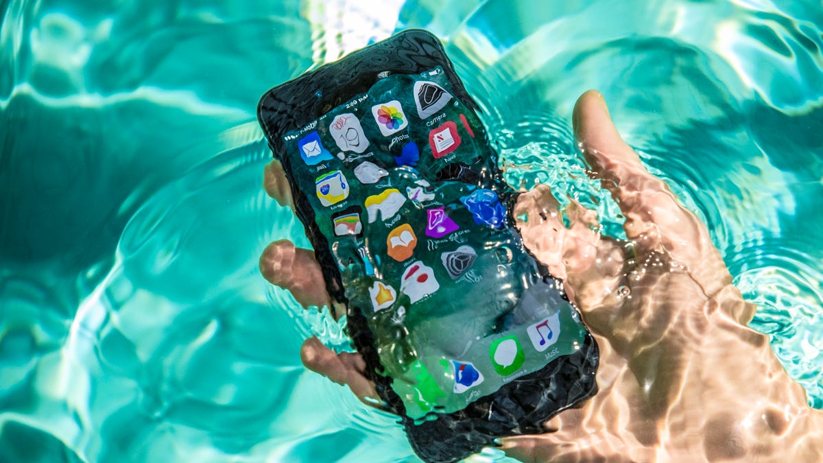 iphone-7-pool-tests-water-splash-0071.jpg